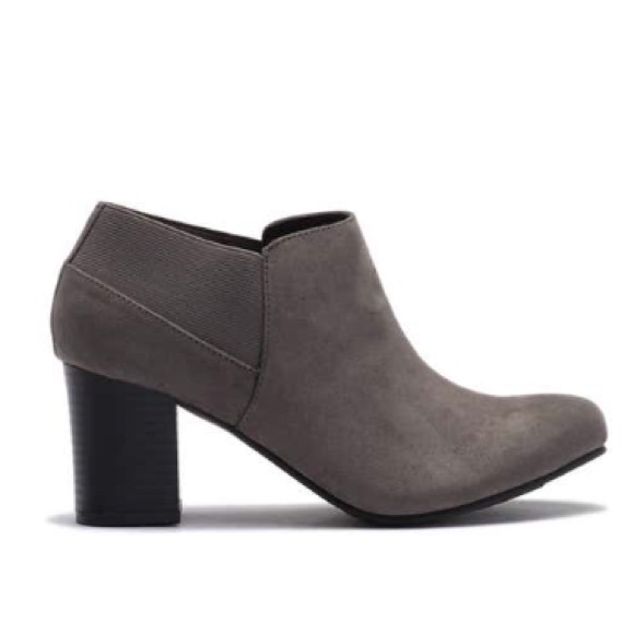 New w/box Italian Shoemakers ankle bootie size 7 - Picture 4 of 7